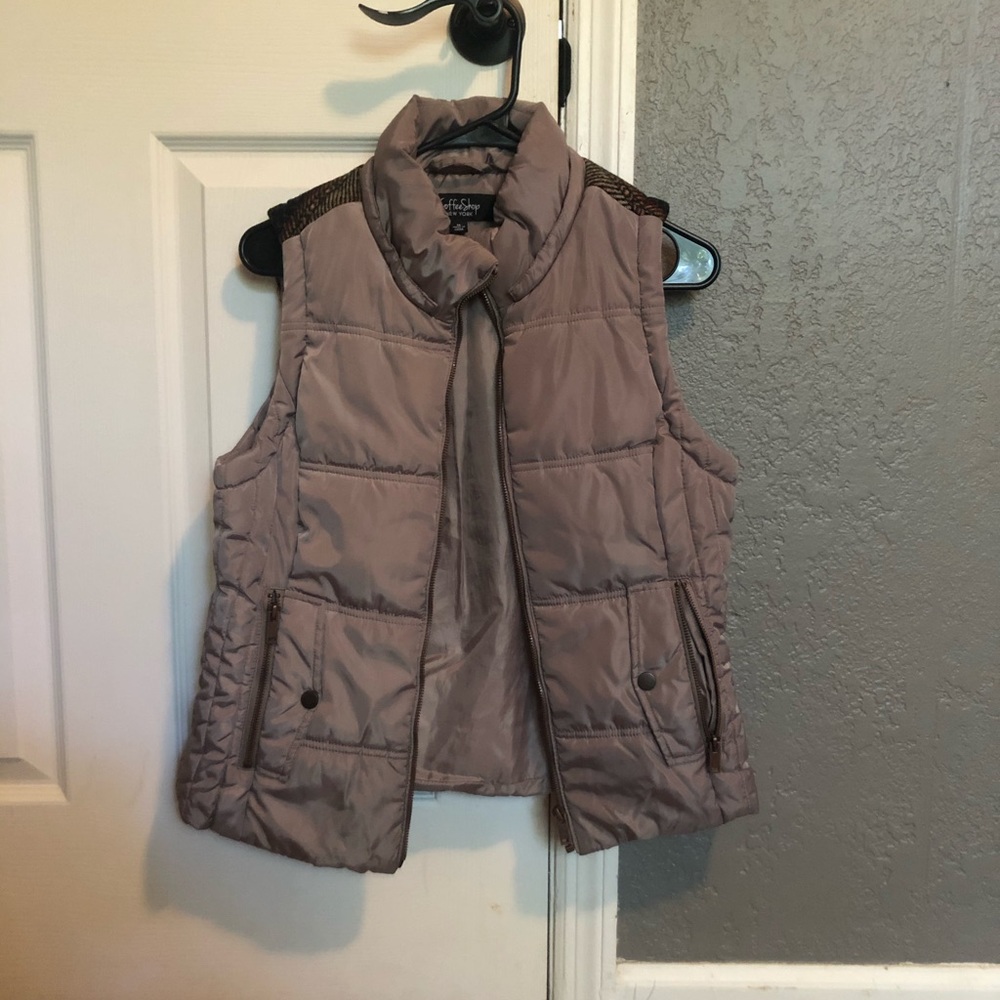 Coffee Shop vest